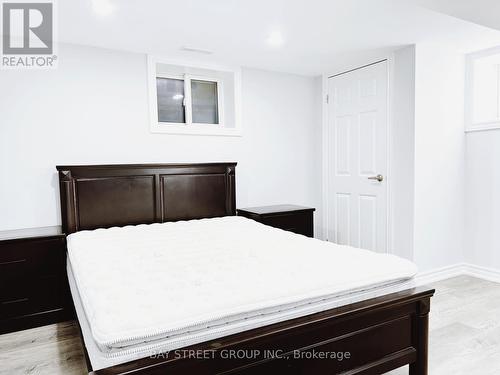 1403 Old Green Lane Bsmt, East Gwillimbury, ON - Indoor Photo Showing Bedroom