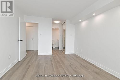 706 - 7420 Bathurst Street, Vaughan, ON - Indoor Photo Showing Other Room