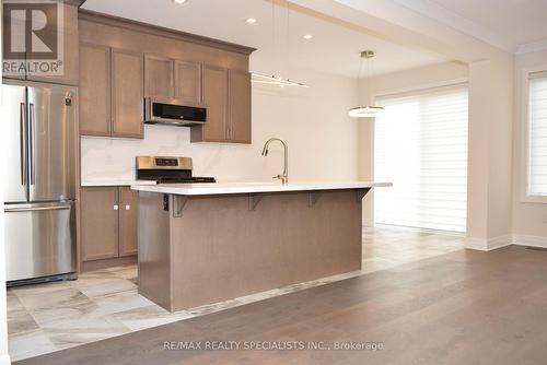 588 Juneberry Court, Milton, ON - Indoor Photo Showing Kitchen With Upgraded Kitchen