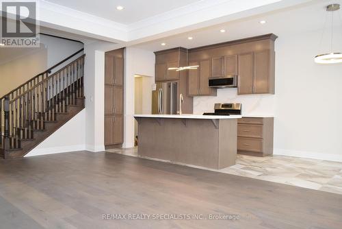 588 Juneberry Court, Milton, ON - Indoor Photo Showing Kitchen