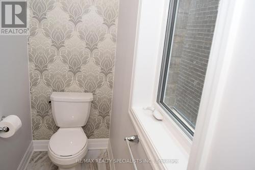 588 Juneberry Court, Milton, ON - Indoor Photo Showing Bathroom