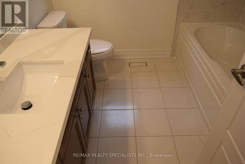 588 Juneberry Court, Milton, ON - Indoor Photo Showing Bathroom