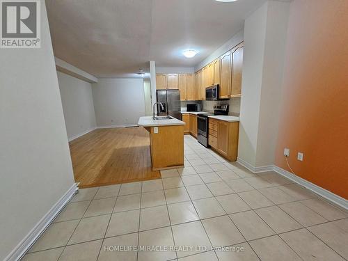 Upper - 868 Oasis Drive N, Mississauga, ON - Indoor Photo Showing Kitchen