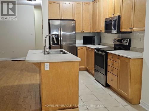 Upper - 868 Oasis Drive N, Mississauga, ON - Indoor Photo Showing Kitchen