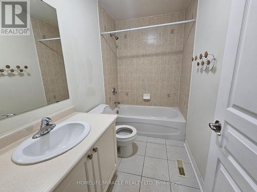 Upper - 868 Oasis Drive N, Mississauga, ON - Indoor Photo Showing Bathroom