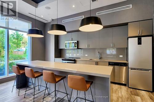 1002 - 10 Wilby Crescent, Toronto, ON - Indoor Photo Showing Kitchen With Stainless Steel Kitchen