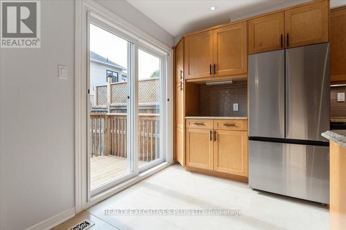 5160 Silvercreek Drive, Burlington, ON - Indoor Photo Showing Kitchen