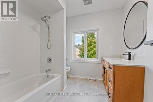 5160 Silvercreek Drive, Burlington, ON - Indoor Photo Showing Bathroom