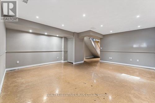 5160 Silvercreek Drive, Burlington, ON - Indoor Photo Showing Other Room