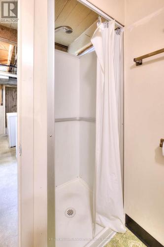 45 Kenneth Avenue, Kitchener, ON - Indoor Photo Showing Bathroom