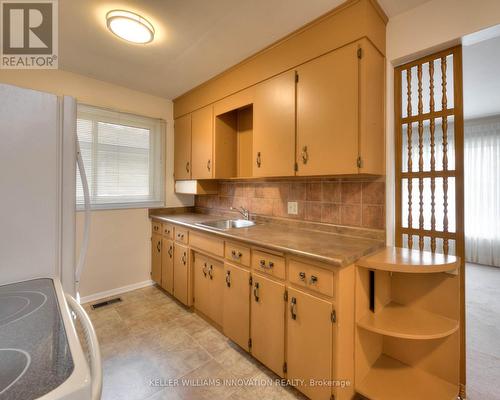 45 Kenneth Avenue, Kitchener, ON - Indoor Photo Showing Kitchen