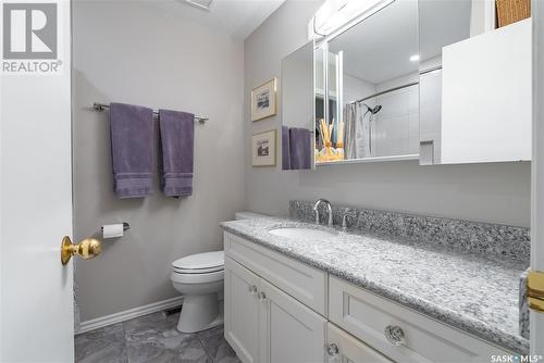 409 Guelph Crescent, Saskatoon, SK - Indoor Photo Showing Bathroom