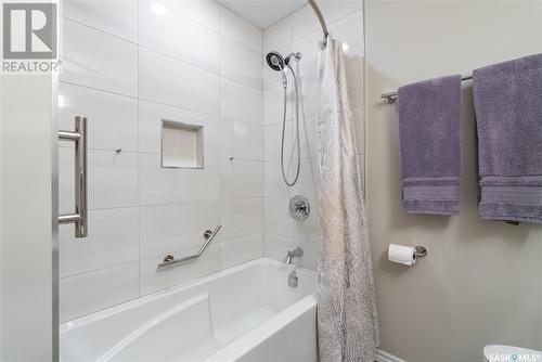 409 Guelph Crescent, Saskatoon, SK - Indoor Photo Showing Bathroom