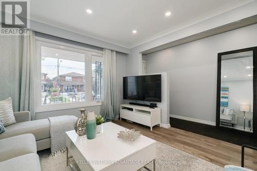 166 Virginia Avenue, Toronto, ON - Indoor Photo Showing Living Room