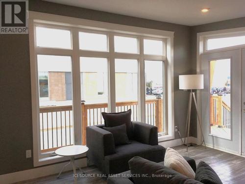 51 - 5620 Rockdale Road, Ottawa, ON - Indoor Photo Showing Living Room