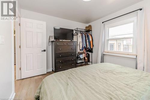 26 Elgin Street S, Cambridge, ON - Indoor Photo Showing Bedroom