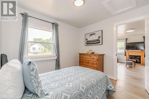 26 Elgin Street S, Cambridge, ON - Indoor Photo Showing Bedroom