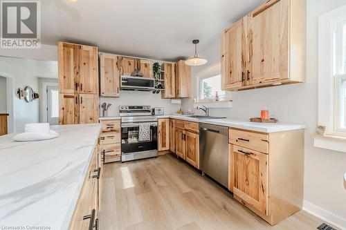 26 Elgin Street S, Cambridge, ON - Indoor Photo Showing Kitchen