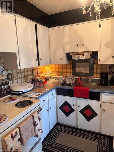 24 Midland Drive Unit# 301, Kitchener, ON - Indoor Photo Showing Kitchen