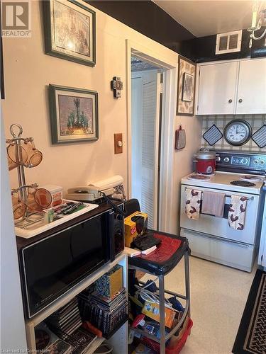 24 Midland Drive Unit# 301, Kitchener, ON - Indoor Photo Showing Kitchen