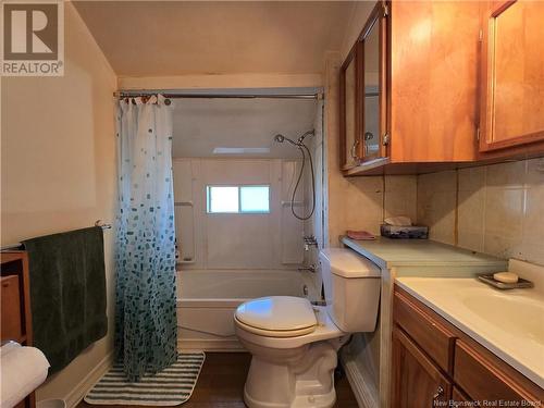 74 First Avenue, Moncton, NB - Indoor Photo Showing Bathroom