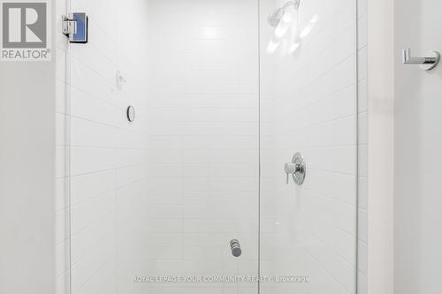 1516 - 27 Bathurst Street W, Toronto, ON - Indoor Photo Showing Bathroom