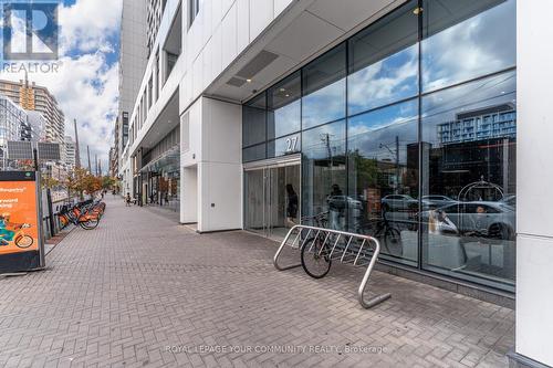 1516 - 27 Bathurst Street W, Toronto, ON - 