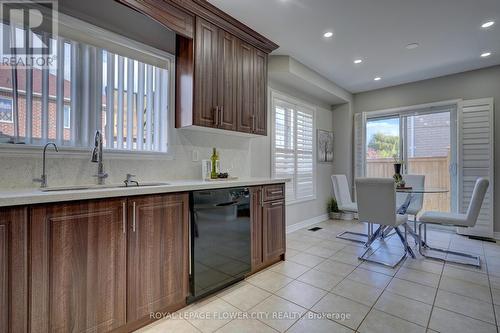 43 Rattlesnake Road, Brampton, ON - Indoor Photo Showing Kitchen