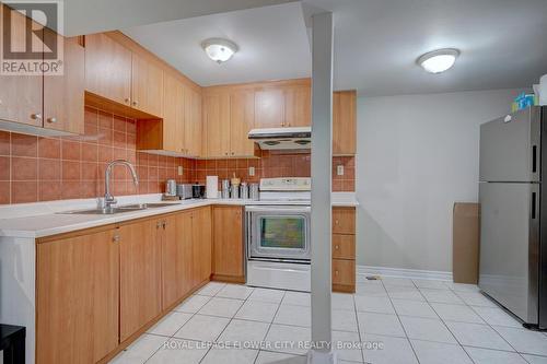 43 Rattlesnake Road, Brampton, ON - Indoor Photo Showing Kitchen