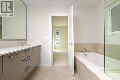 143 1330 Wellon Street, Coquitlam, BC - Indoor Photo Showing Bathroom