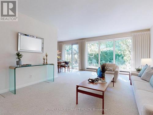 20 Sundance Crescent, Toronto, ON - Indoor Photo Showing Living Room