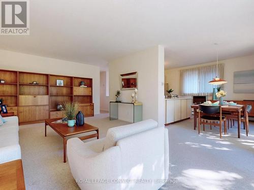 20 Sundance Crescent, Toronto, ON - Indoor Photo Showing Living Room