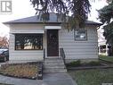 206 1St Street W, Leader, SK  - Outdoor 