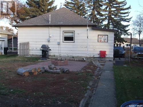 206 1St Street W, Leader, SK - Outdoor