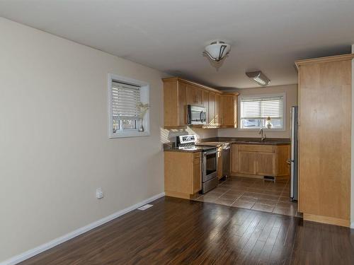 139 Empress Avenue S, Thunder Bay, ON - Indoor Photo Showing Kitchen