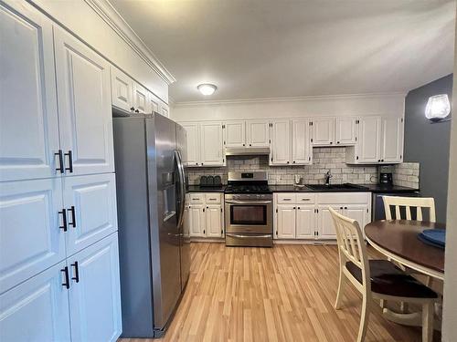 115 Hawthorne Drive, Thunder Bay, ON - Indoor Photo Showing Kitchen