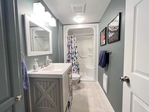 115 Hawthorne Drive, Thunder Bay, ON - Indoor Photo Showing Bathroom