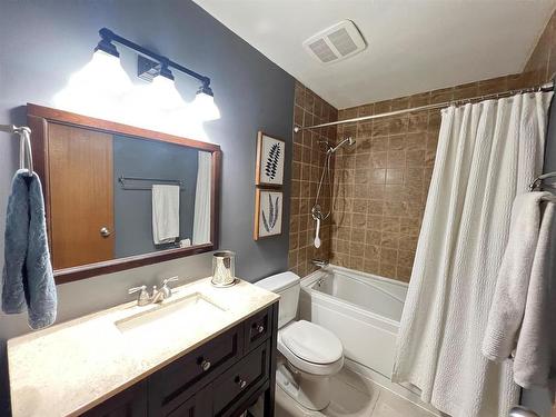 115 Hawthorne Drive, Thunder Bay, ON - Indoor Photo Showing Bathroom