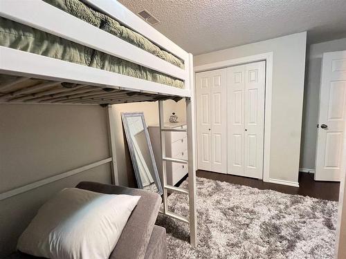 115 Hawthorne Drive, Thunder Bay, ON - Indoor Photo Showing Bedroom