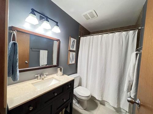 115 Hawthorne Drive, Thunder Bay, ON - Indoor Photo Showing Bathroom