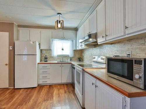 Kitchen - 66 Rue Jacqueline, Saint-Jean-Sur-Richelieu, QC - Indoor Photo Showing Kitchen