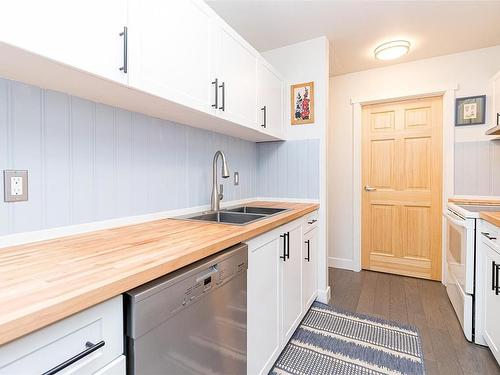 302-1241 Fairfield Rd, Victoria, BC - Indoor Photo Showing Kitchen With Double Sink