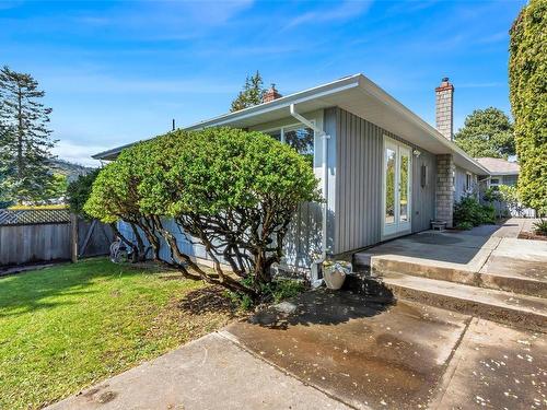 4399 Torrington Pl, Saanich, BC 