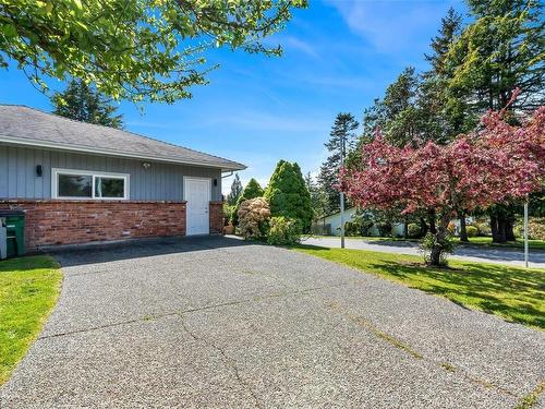 4399 Torrington Pl, Saanich, BC 