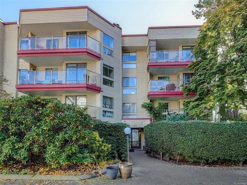 408-406 Simcoe St, Victoria, BC - Outdoor With Balcony With Facade