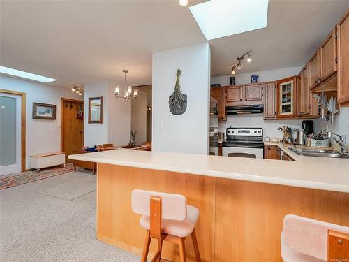 408-406 Simcoe St, Victoria, BC - Indoor Photo Showing Kitchen With Double Sink