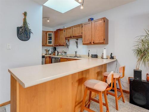 408-406 Simcoe St, Victoria, BC - Indoor Photo Showing Kitchen With Double Sink