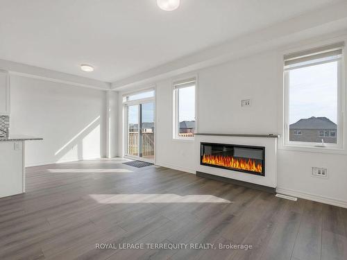 1050 Denton Dr, Cobourg, ON - Indoor Photo Showing Living Room With Fireplace