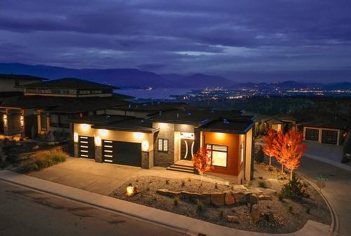 1100 Clarance Avenue, Kelowna, BC - Outdoor