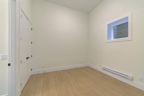 1100 Clarance Avenue, Kelowna, BC - Indoor Photo Showing Other Room